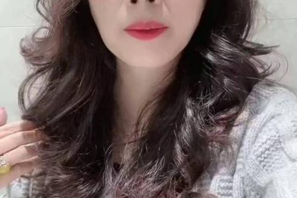 50岁女人梦见自己头发剪了 50岁女人梦见自己头发剪了