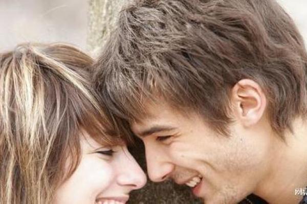 梦见和男人有暧昧肢体动作