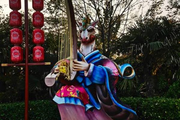 张灯结彩打一个生肖(张灯结彩猜生肖)