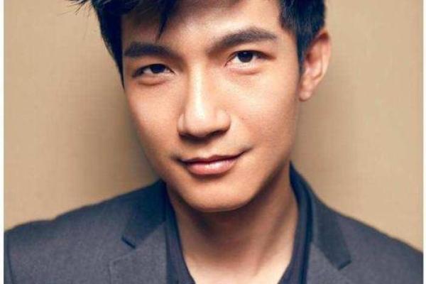 什么字适合给傍晚出生的属鸡男孩取名字姓名